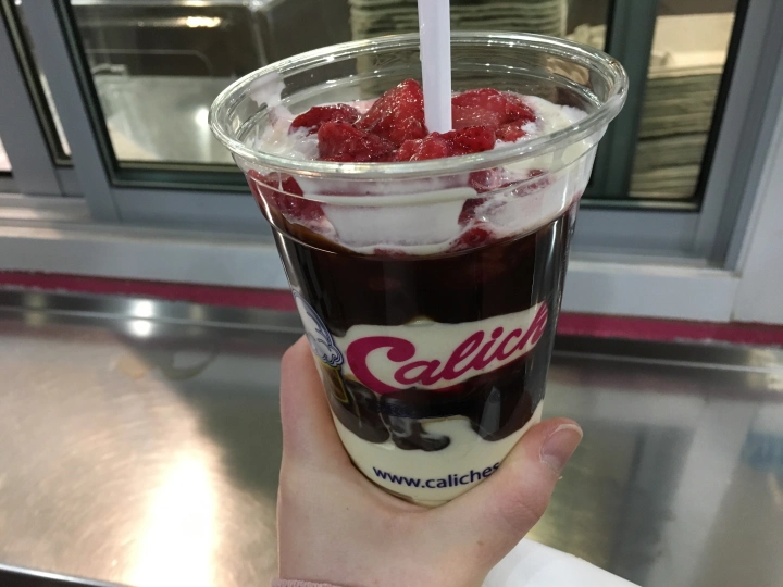 A raspberry and hot fudge caliche